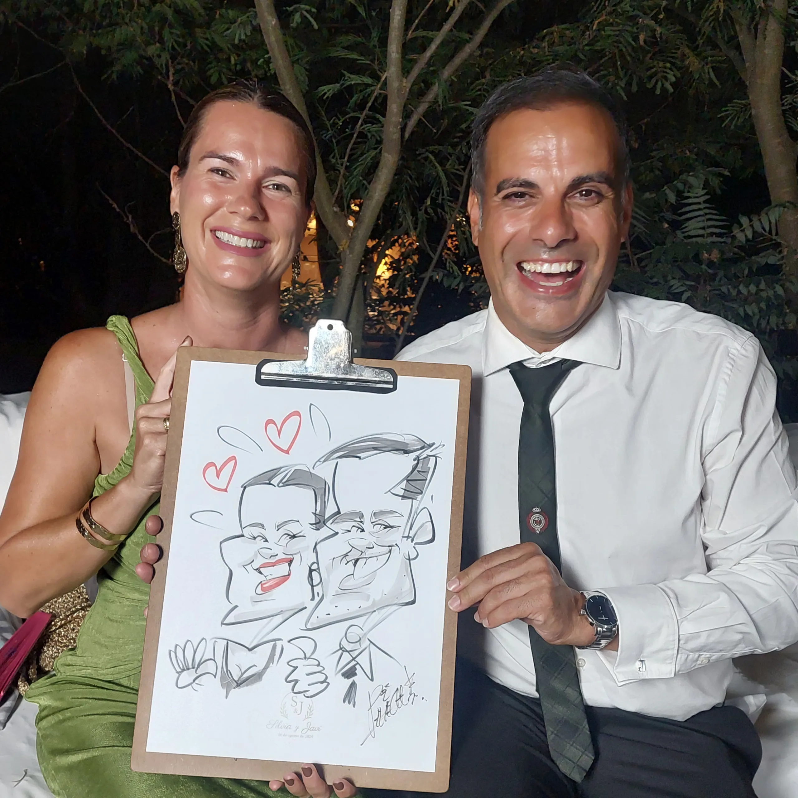 pareja invitados boda cóctel noche